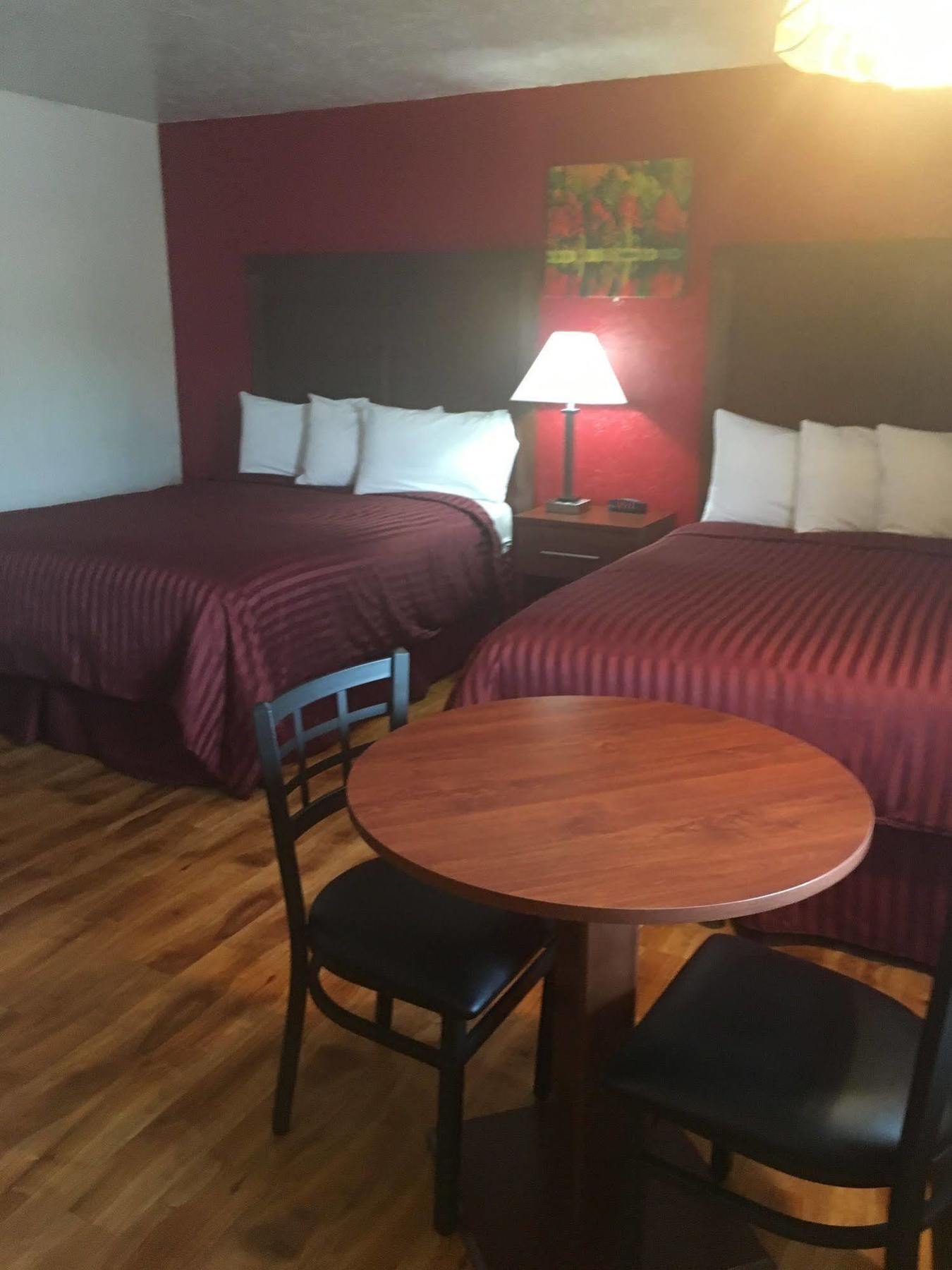 Red Carpet Inn Медфорд Екстер'єр фото