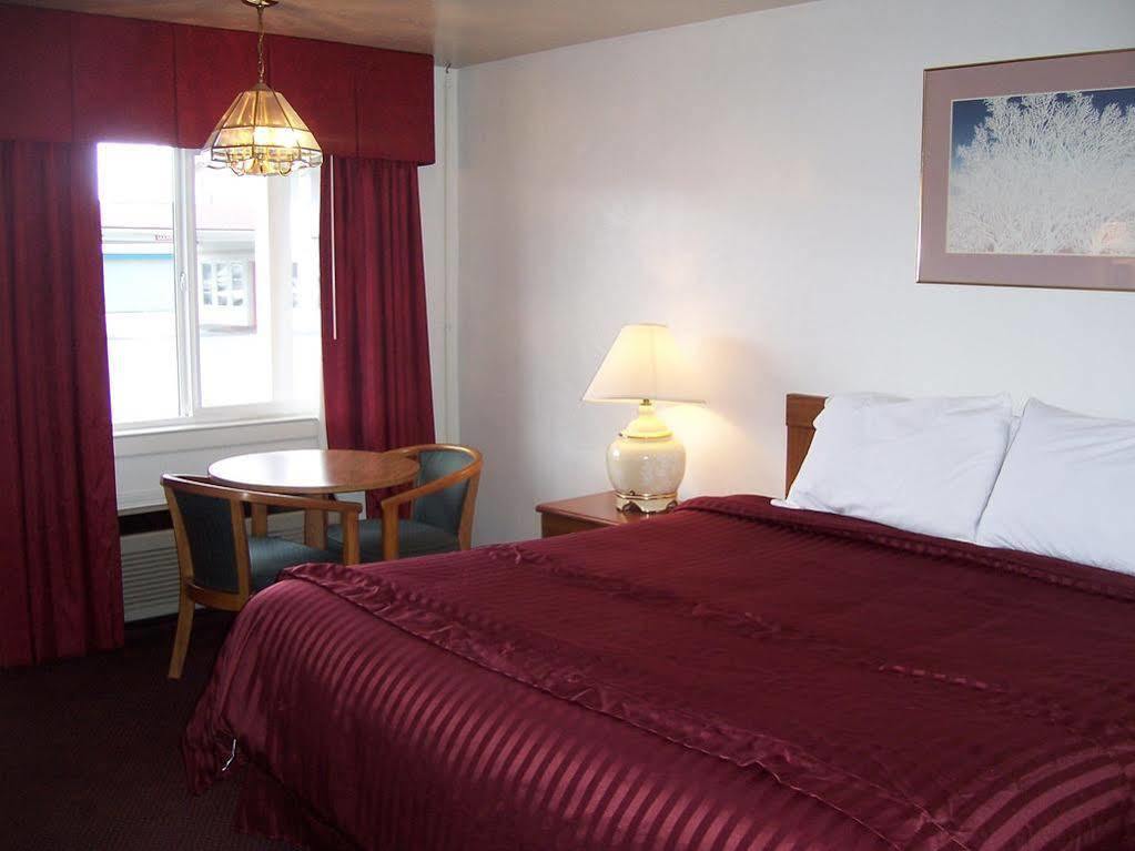 Red Carpet Inn Медфорд Екстер'єр фото