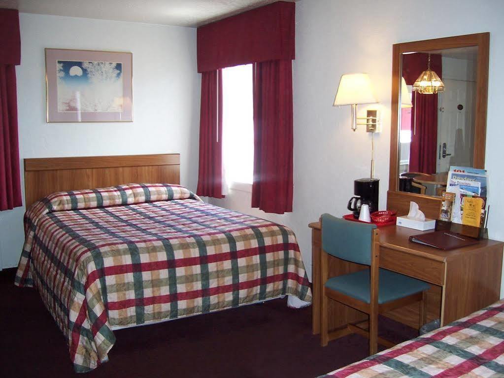 Red Carpet Inn Медфорд Екстер'єр фото